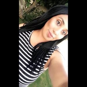 Meet your Posher, Corina